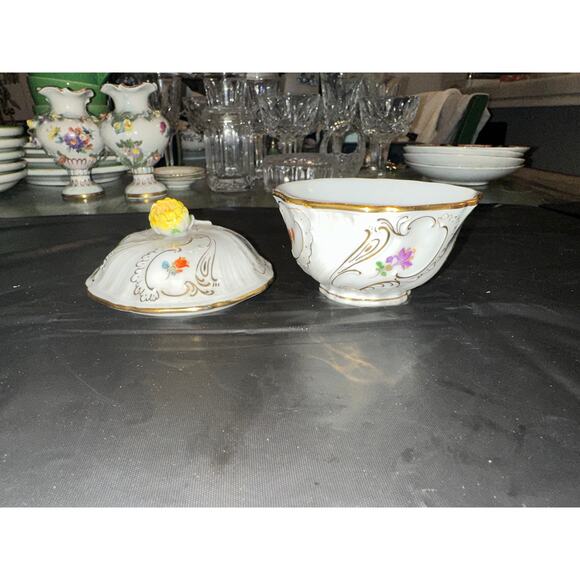 ESTATE SALE- 19TH CENTURY ANTIQUE MEISSEN CACHE POT SUGAR BOWL WITH LID FLORAL - Picture 1 of 6